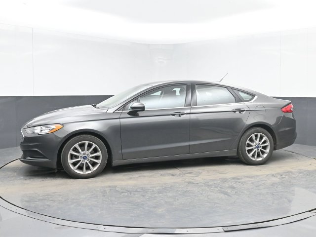 Used 2017 Ford Fusion SE w/ Fusion SE Technology Package FWD image 6