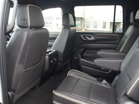 Used 2023 Chevrolet Suburban Premier RWD image 14