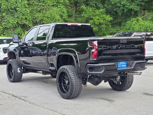 Used 2024 Chevrolet Silverado 2500 Custom w/ Custom Value Package AWD/4WD image 5