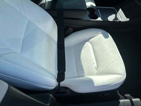 Used 2021 Tesla Model 3 Standard Range Plus image 17