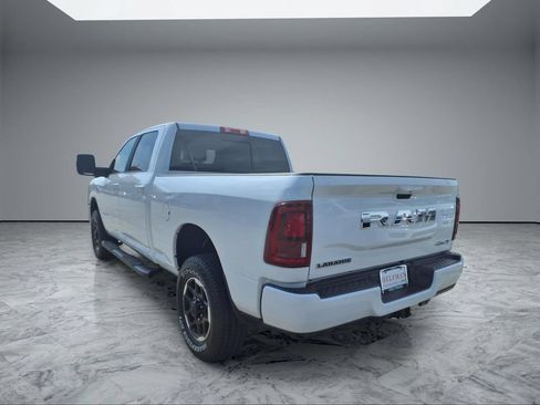 Used 2026 RAM 2500 Laramie AWD/4WD image 5