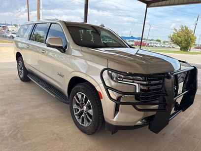 Used 2022 Chevrolet Suburban LT w/ Luxury Package