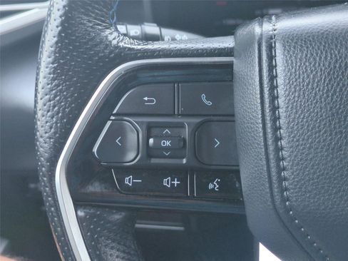 Used 2022 Toyota Tundra Platinum w/ Advanced Package AWD/4WD image 21