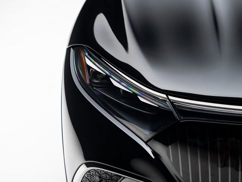 Used 2025 Mercedes-Benz Maybach EQS 680 4MATIC image 11