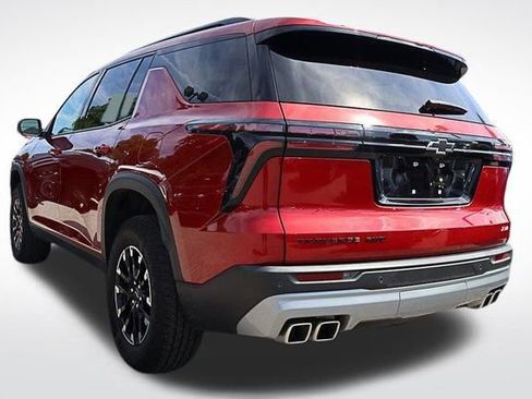 Used 2024 Chevrolet Traverse Z71 image 9