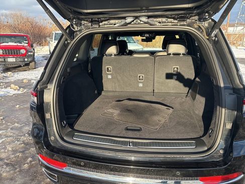 Used 2023 Jeep Grand Cherokee Overland w/ Luxury Tech Group IV image 18