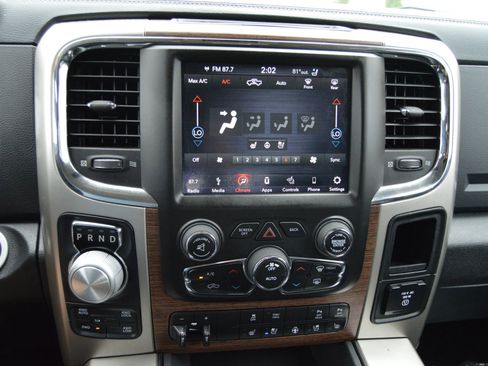 Used 2018 RAM 1500 Laramie w/ Convenience Group image 16