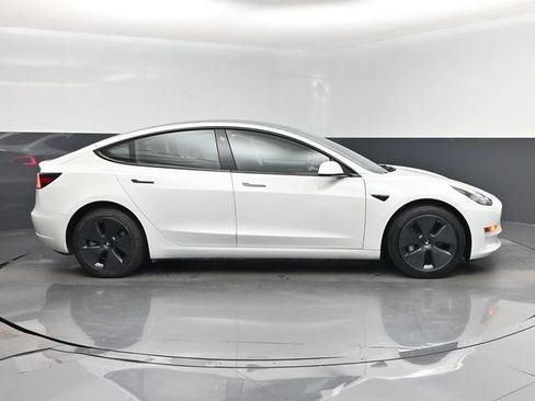 Used 2023 Tesla Model 3 Standard Range RWD image 2