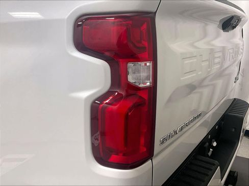 Used 2022 Chevrolet Silverado 1500 High Country w/ High Country Premium Package image 35