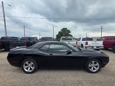 Used 2021 Dodge Challenger SXT RWD image 8