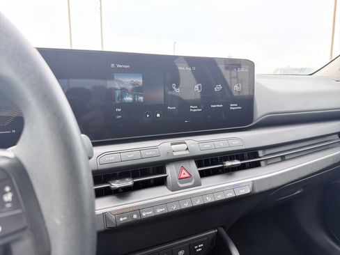 Used 2025 Kia K4 FWD image 9