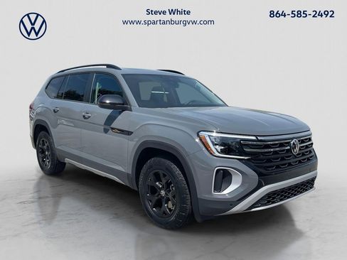New 2026 Volkswagen Atlas Peak Edition AWD/4WD image 1