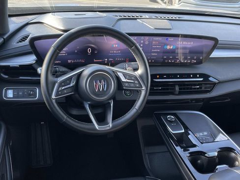 Used 2025 Buick Enclave Preferred image 9
