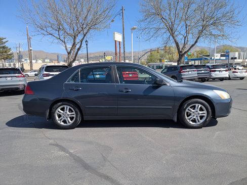 Used 2007 Honda Accord EX image 2