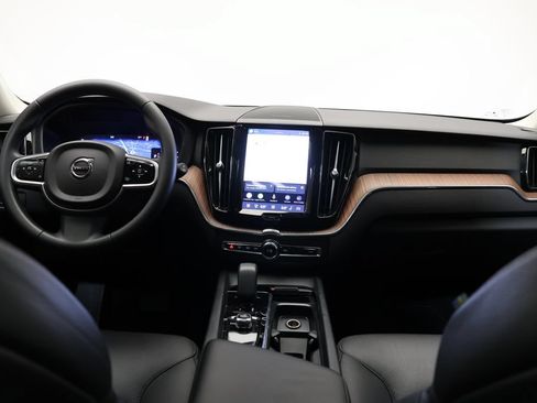 Used 2023 Volvo XC60 B5 Plus w/ Protection Package Premier AWD/4WD image 15