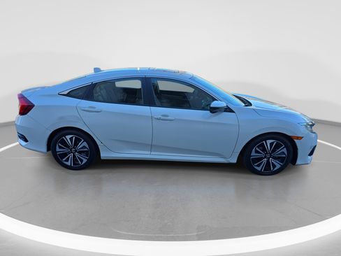Used 2016 Honda Civic EX-T image 4