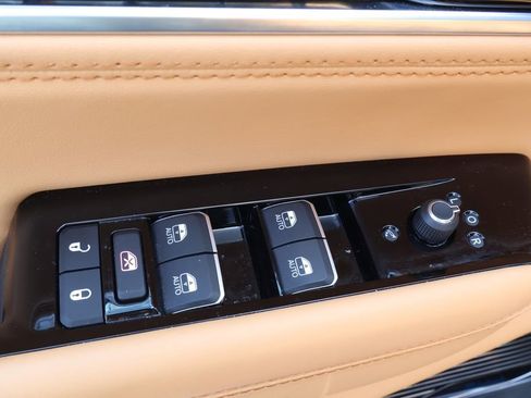 Used 2025 Jeep Grand Wagoneer Series III w/ Quick Order Packagew 28T image 14