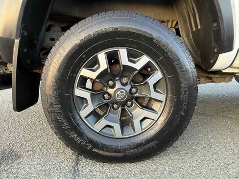 Used 2021 Toyota Tacoma TRD Off-Road image 31