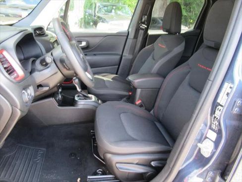 Certified 2023 Jeep Renegade Trailhawk AWD/4WD image 18