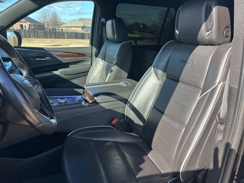 Used 2023 Cadillac Escalade ESV Premium Luxury image 13