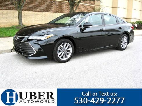 Used 2019 Toyota Avalon XLE image 1