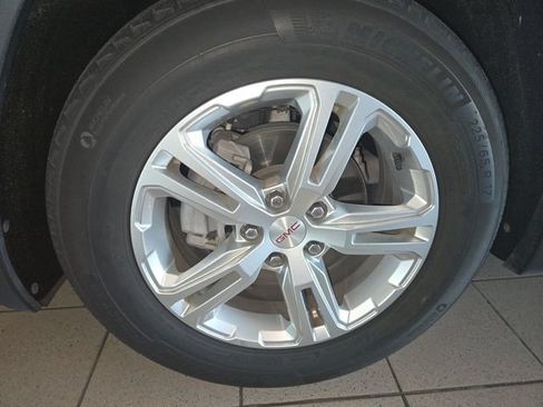 Used 2022 GMC Terrain SLE w/ Driver Convenience Package FWD image 10