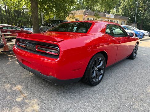 Used 2019 Dodge Challenger R/T RWD image 6