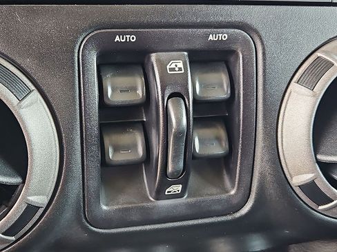 Used 2015 Jeep Wrangler Unlimited Sport w/ Quick Order Package 24S AWD/4WD image 27