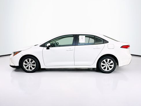 Used 2024 Toyota Corolla LE FWD image 4