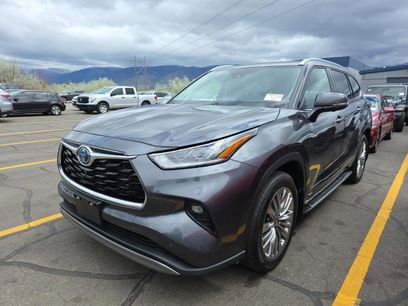 Used 2024 Toyota Highlander Platinum