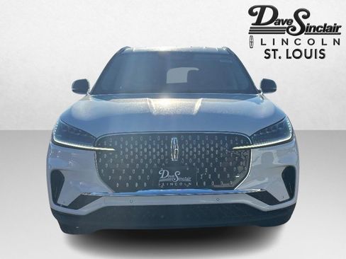 New 2026 Lincoln Aviator AWD image 2