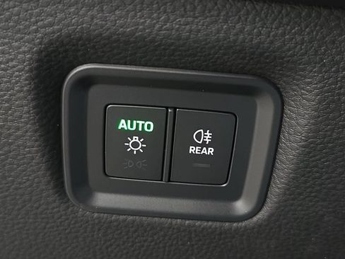 Certified 2026 Porsche Cayenne AWD/4WD image 21
