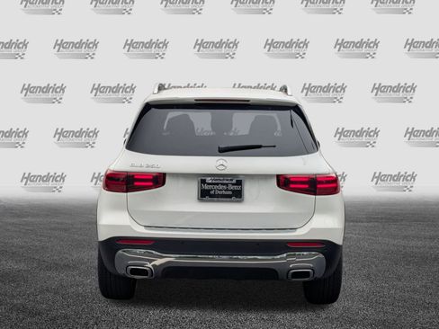 New 2025 Mercedes-Benz GLB 250 image 9