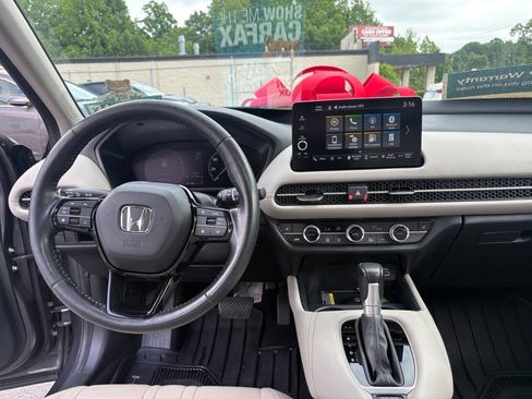 Used 2023 Honda HR-V EX-L image 11