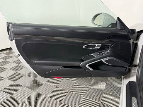 Certified 2019 Porsche 911 Turbo image 24