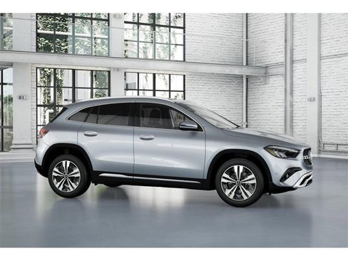 New 2026 Mercedes-Benz GLA 250 4MATIC image 14