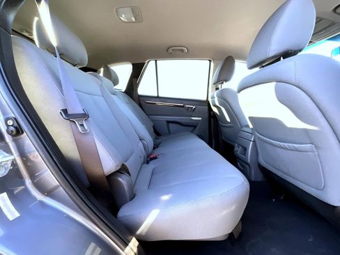 Used 2010 Hyundai Santa Fe GLS image 19