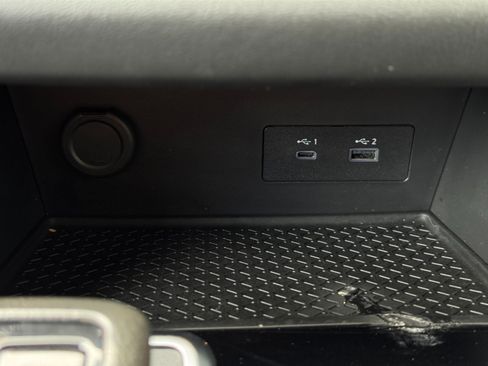 Used 2024 Nissan Pathfinder SV w/ SV Premium Package FWD image 27