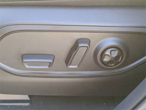 New 2025 Jeep Grand Cherokee Altitude image 18