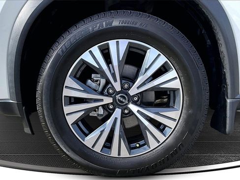 Used 2023 Nissan Rogue SV w/ SV Premium Package image 33