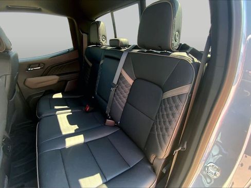 Used 2025 GMC Canyon Denali AWD/4WD image 20
