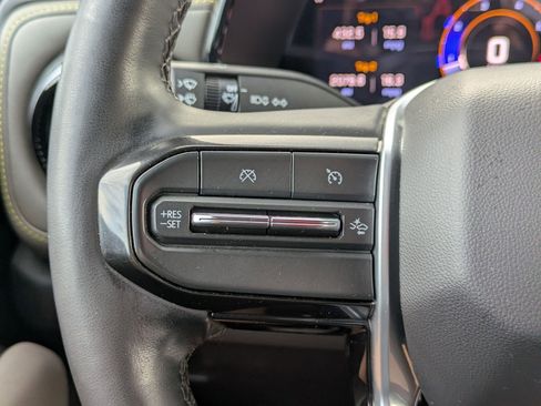 Used 2025 Chevrolet Colorado ZR2 w/ Technology Package image 15