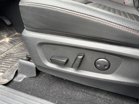 Used 2025 Nissan Pathfinder Rock Creek AWD/4WD image 13