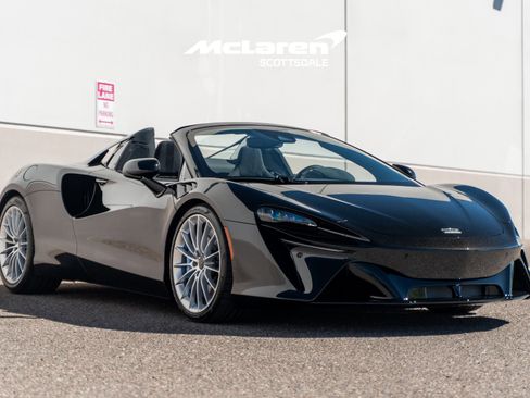 New 2026 McLaren Artura Spider RWD image 9