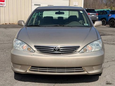 Used 2005 Toyota Camry image 17