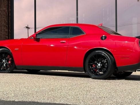 Used 2015 Dodge Challenger SRT w/ Technology Group RWD image 6