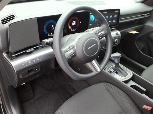 New 2026 Hyundai Kona SE image 9