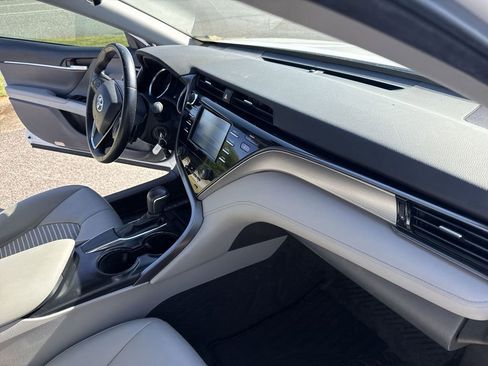 Used 2019 Toyota Camry SE FWD image 36