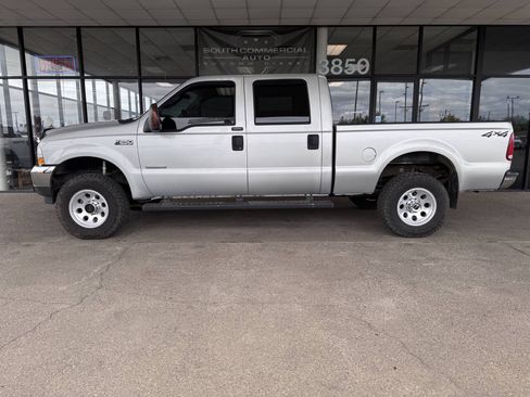 Used 2004 Ford F250 Lariat AWD/4WD image 2