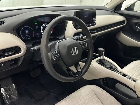 Used 2023 Honda HR-V LX image 15